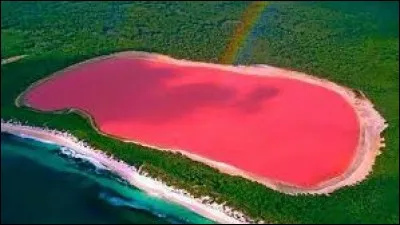 Dans quel pays trouverez-vous le magnifique lac Hillier ?