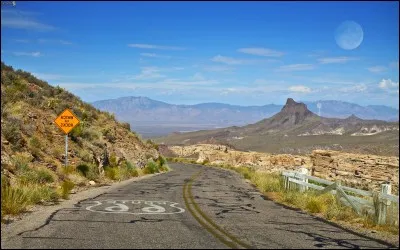 Commençons par la plus célèbre d'entre elles : la Route 66. Parmi ces grandes villes américaines, laquelle n'est pas située sur son parcours ?