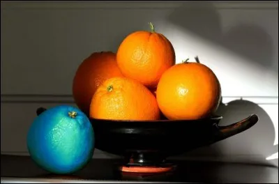 Les oranges bleues apparaissent dans un album écrit par Hergé :