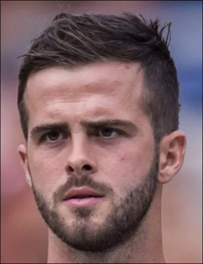 Dans quel club joue Pjanic ?