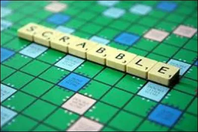 Au jeu de Scrabble, de combien de cases se compose le plateau ?