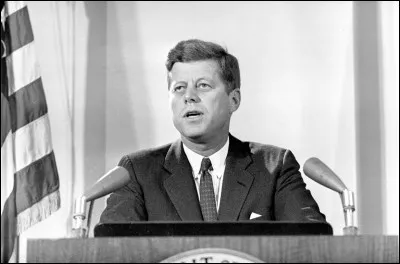 Il a été élu Président des Etats-Unis en 1960. De qui s'agit-il ?