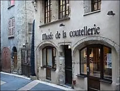 Laquelle de ces villes du Puy-de-Dôme est surnommée la capitale française de la coutellerie ?