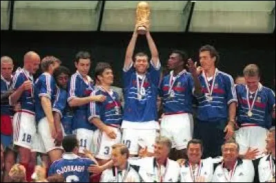 Quel pays remporte la Coupe du monde de Football de 1998 ?