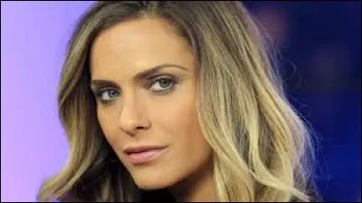 Au court de sa carrière, Clara Morgane a eut l'occasion de tester des pilliers de mines.