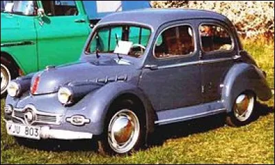 Ce constructeur a arrêté sa production automobile en 1967. Quelle est cette voiture, son premier modèle de l'après-guerre ?