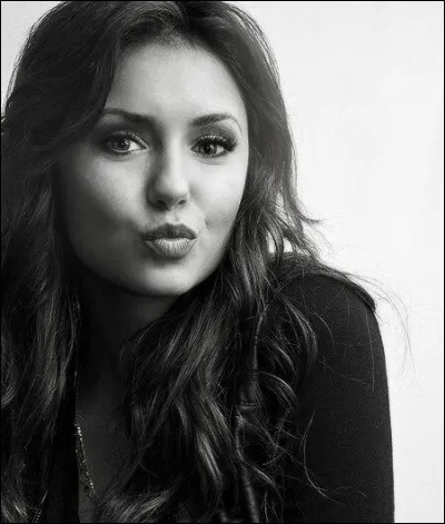 Quel est le véritable nom de Nina Dobrev ?