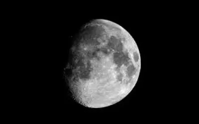 Qui a écrit "De la Terre à la Lune" ?