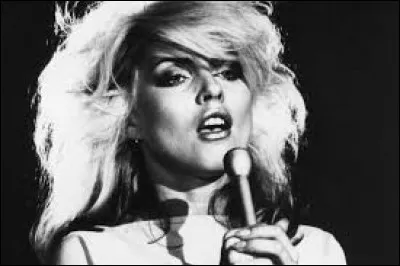 De quel groupe américain Deborah Harry est-elle la chanteuse ?