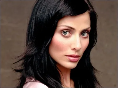 Dans quel feuilleton la chanteuse Nathalie Imbruglia a-t-elle commencé sa carrière ?