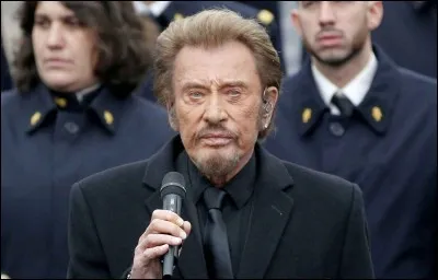 Commençons par Johnny Hallyday, quand est-il né ?