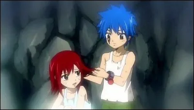 Quelle est la raison pour laquelle le nom de famille d'Erza est "Scarlet" ?