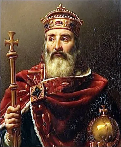 C - En quelle année Charlemagne a-t-il été couronné empereur à Rome par le pape Léon III ?