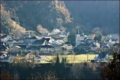 Nous commençons notre balade dans l'ancienne région Aquitaine, à Aste-Béon. Village de la vallée d'Ossau, il se situe dans le département ...