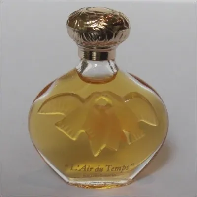 Quel est le nom de ce parfum créé en 1948 et vendu par la maison Ricci?