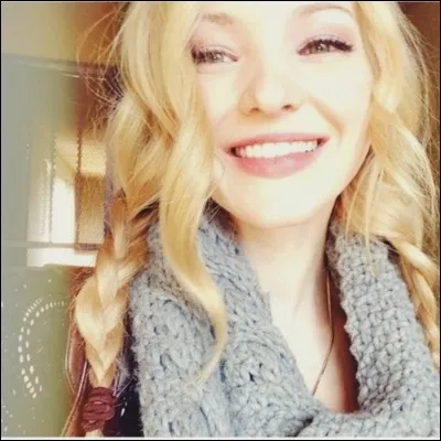 Quel âge a Dove Cameron ? ... ans