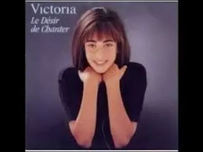 Quel était le titre du premier single de Victoria ?