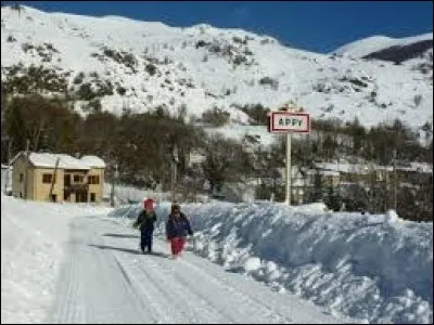 Nous commençons la semaine dans la neige pyrénéenne. Nous sommes à Appy, un petit village Ariégeois de 29 habitants situé dans l'ancienne région ...