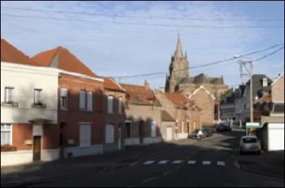 Vitry-en-Artois est une petite ville de 4 500 habitants, reconstruite après les bombardements subis entre 1914 et 1918. Dans quel département se trouve-t-elle ?