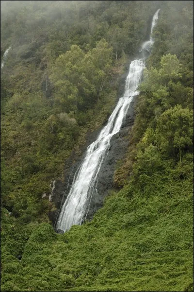 Dans quel cirque se situe la cascade du voile de la mariée ?