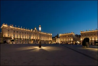 NANCY - Comment s'appelle la célèbre place de cette ville de l'est de la France ?