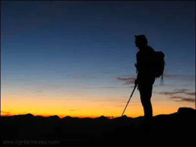 Les randonneurs se sont égarés au milieu de la nuit.