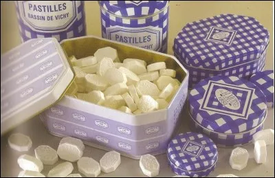 D'abord médicament vendu en pharmacie puis bonbon vendu librement, cette pastille blanche de forme octogonale connue pour ses propriétés digestives est produite dans le département de...