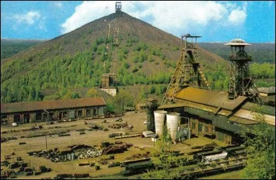 RAISMES - Dans quelle région se situe cette commune, connue notamment pour sa forêt et ses terrils ?