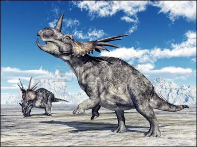 A quelle famille appartient le Styracosaurus ?