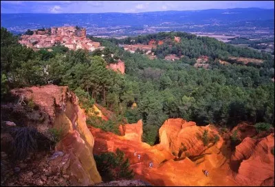 De ces quatre départements,lequel n'est pas frontalier de celui du Vaucluse?