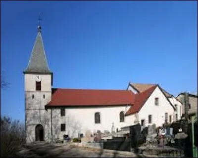 Cette dernière balade d'Avril nous entraîne à Aresches. Nous sommes dans un petit village Jurassien, situé en région ...