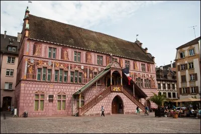 La première ville, notre point de départ, est une ville d'Alsace. Sous-préfecture, grande ville industrielle et première ville du département par la population. Quelle est cette ville ?