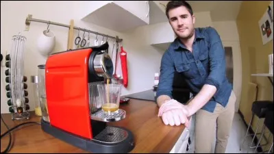 "Le café" - Selon Cyprien, à quoi sert la cafetière ?