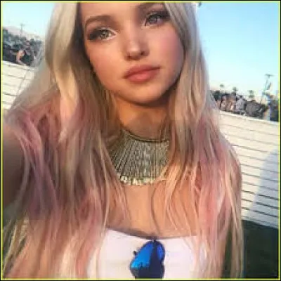 Comment s'appelle Dove Cameron ?