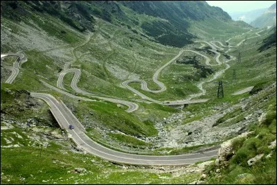 Ce lieu que l'on voit sur la photo appelé Transfagarasan, est...