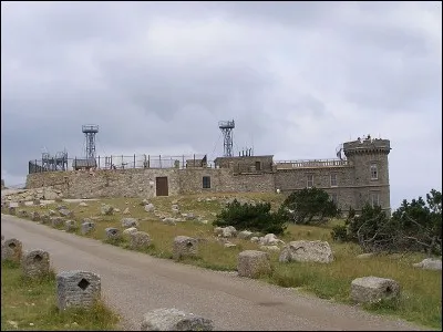 240 : haut de 1565m le mont Aigoual est le point culminant du Gard. Mais ...