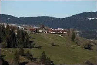 Nous commençons notre balade en Bourgogne-Franche-Comté, à Fourcatier-et-Maison-Neuve. Commune de l'arrondissement de Pontarlier, elle se situe dans le département ...