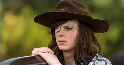 Que mange Carl sur un toit durant la saison 4 ?