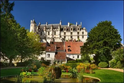 Votre tante Thérèse vous invite à ses noces d'or à Loches,où devrez-vous aller ?