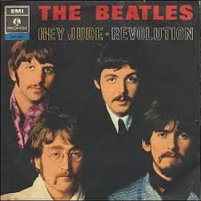 Dans le morceau "Hey Jude" des Beatles, pour quelle raison la batterie est absente dans les 2 premiers couplets ?