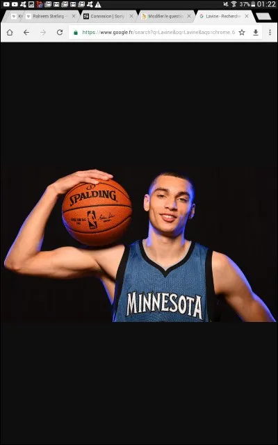 Quel âge a Zach Lavine ?