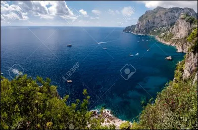 La mer Tyrrhénienne est une partie de la mer Méditerranée.