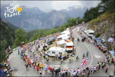 Comment s'appelle le directeur du Tour de France ?