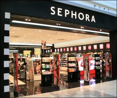 Que fais-tu devant un magasin de maquillage ?