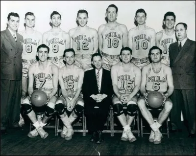 Quelles étaient les deux équipes qui se sont affrontées lors des BAA* finals 1947 (*BAA = ancien nom de la NBA) ?