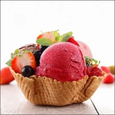 Le sorbet est un mélange de purée de fruits et de lait écrémé.