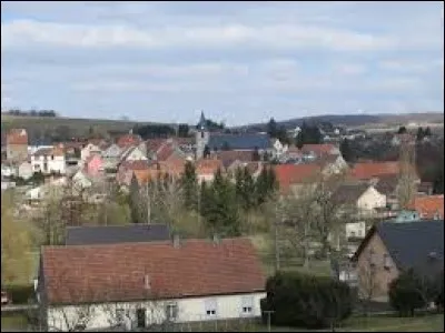 Notre balade du week-end commence dans le Grand-Est, à Achen. Village du Pays de Bitche, dans l'arrondissement de Sarreguemines, il se situe dans le département ...