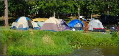 Te voilà au camping des Mouettes ! Mais au fait, il se trouve :