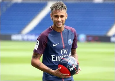 Quel est le nom complet de Neymar ?