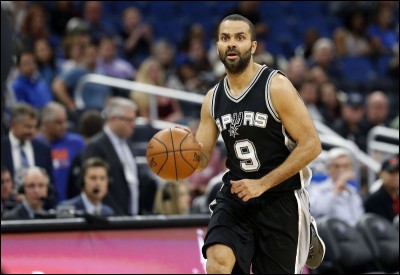 Jeu de basketball électronique  😆 Tony Parker n'a qu'à bien se tenir !  Avec ça vous allez être les rois du basketball 🏀 Retrouvez le jeu de basket-ball  électronique à 39,99€